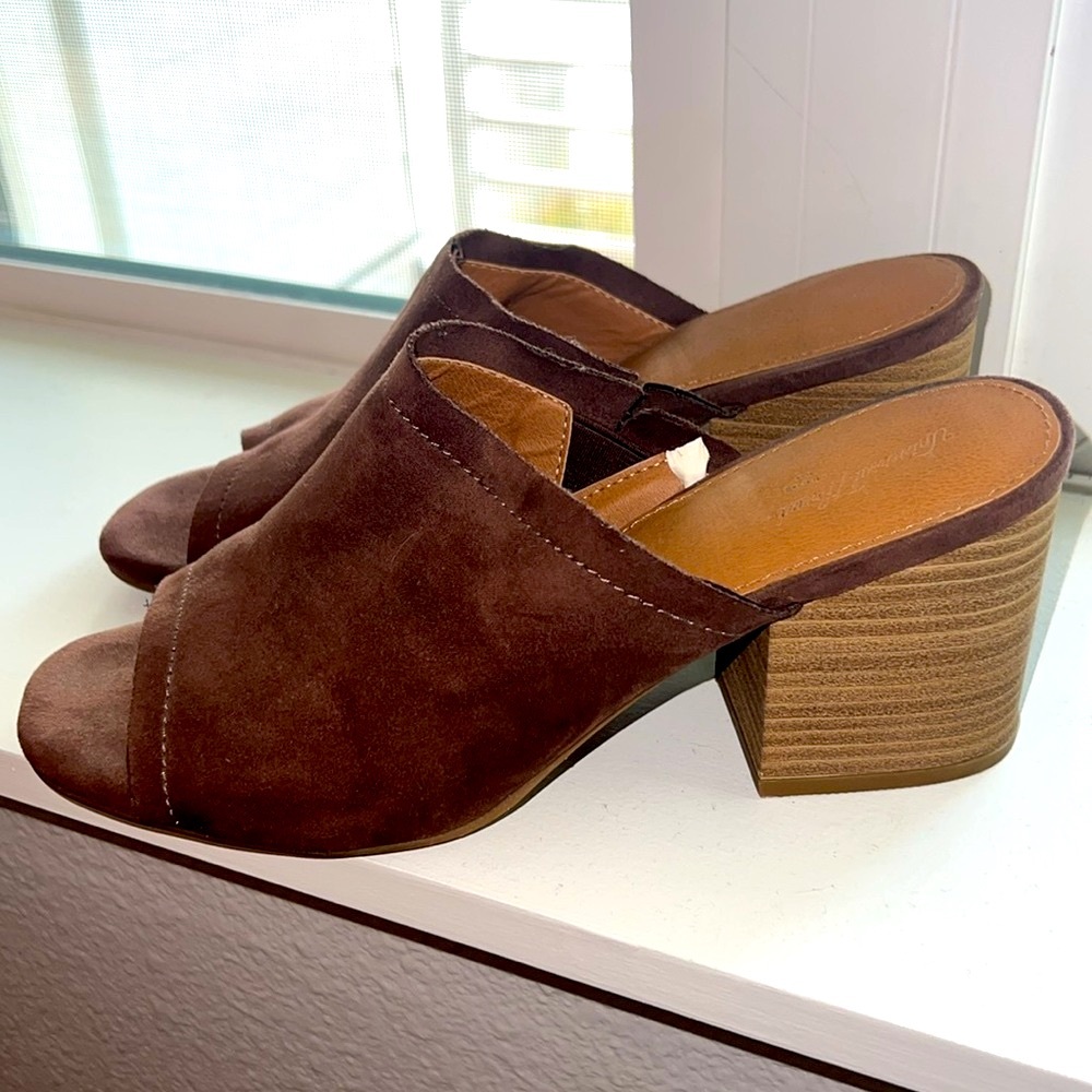 Universal Thread Open Toed Mules W/ Heel Size 8 E… - image 2